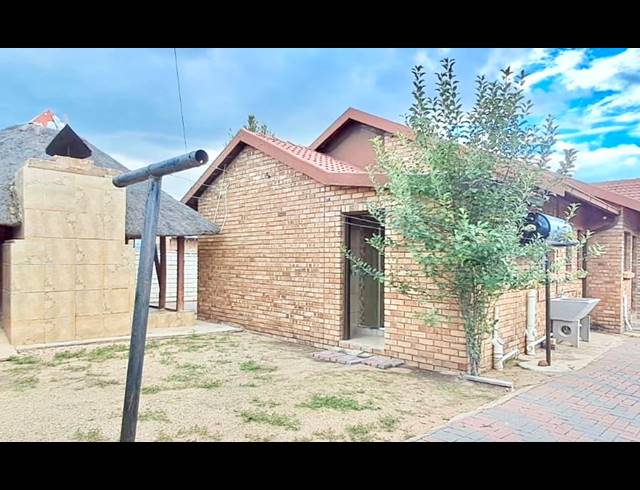 3 BEDROOM HOUSE FOR SALE IN IVY PARK